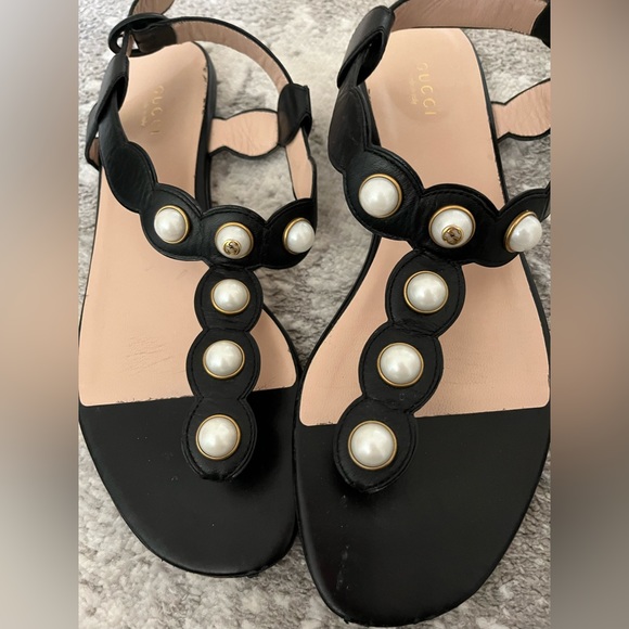 Gucci Pearl t-strap Sandals - size 39.5 - like new! - Picture 3 of 8